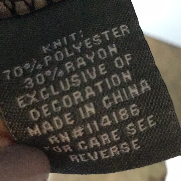 89th & MADISON navy cold shoulder top - Picture 6 of 7